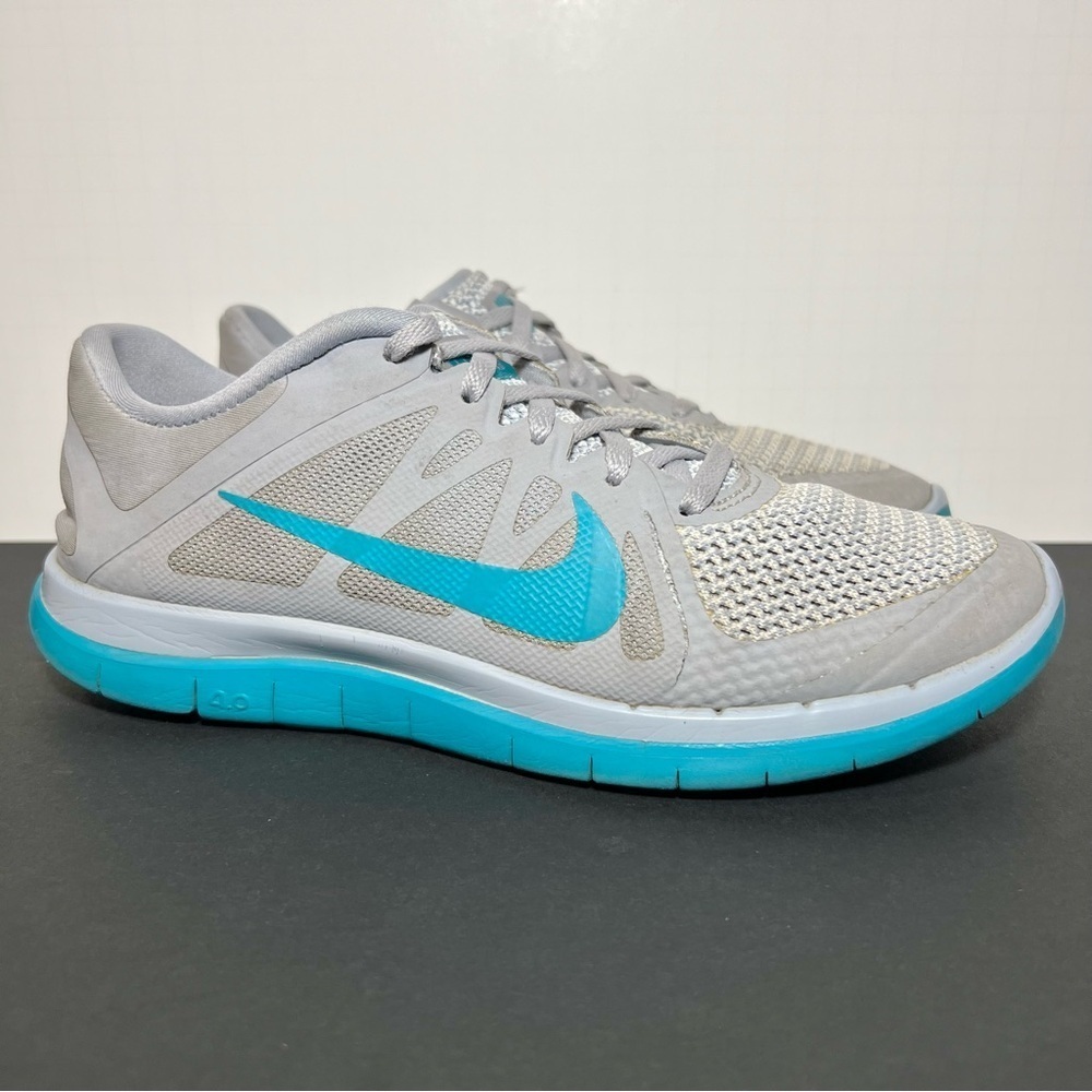 Womens NIKE Free 4.0 Gray Running Shoes / Size 8.5